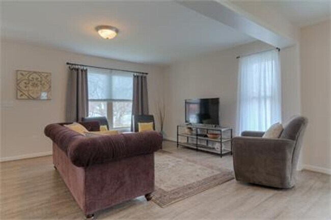 Foto del edificio - 1608 Whipple Drive