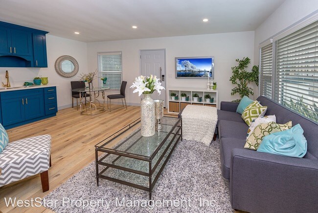 Building Photo - 3911 E 8th St