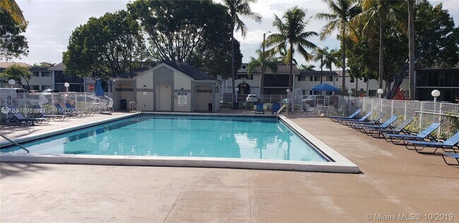 Foto del edificio - 20761 NE 4th Pl