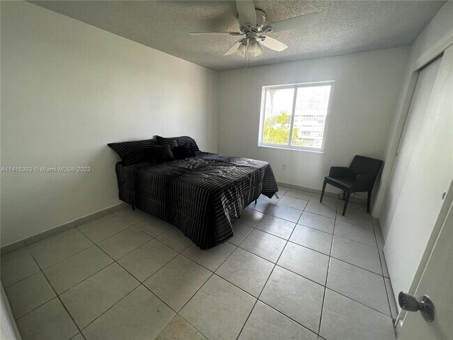 Building Photo - 3536 NE 168th St # 301