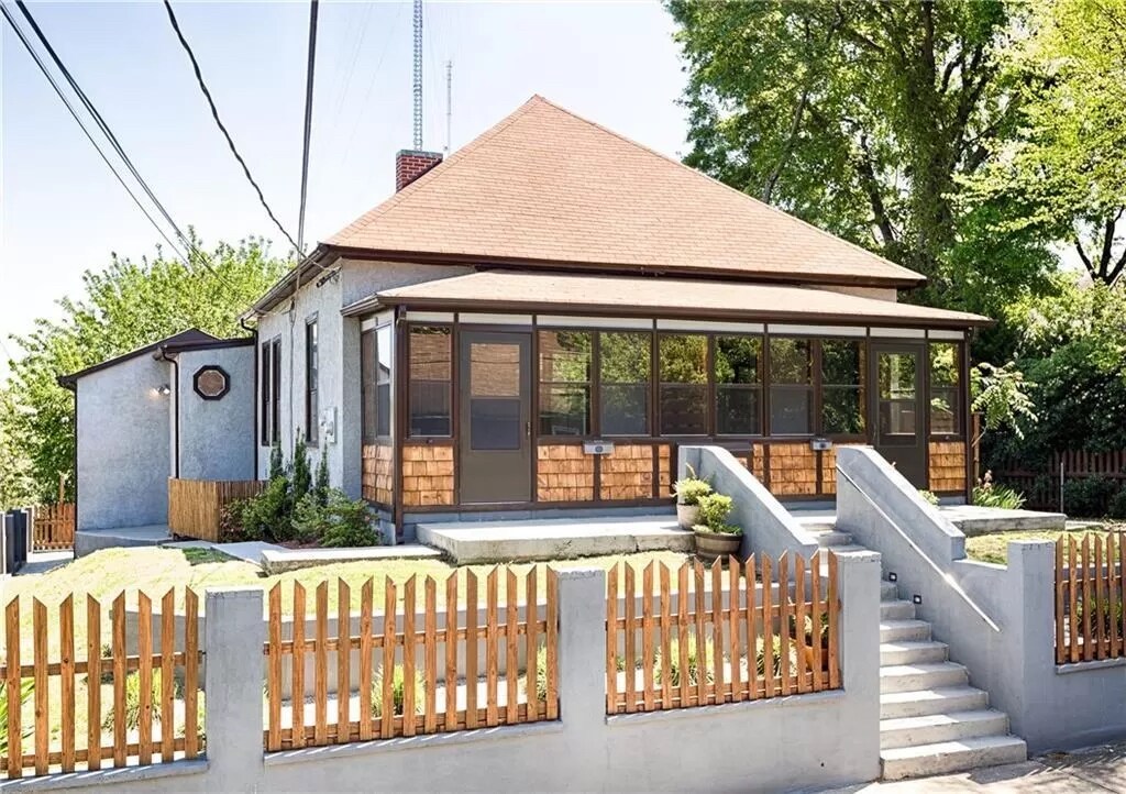 Building Photo - 316 Cameron St SE