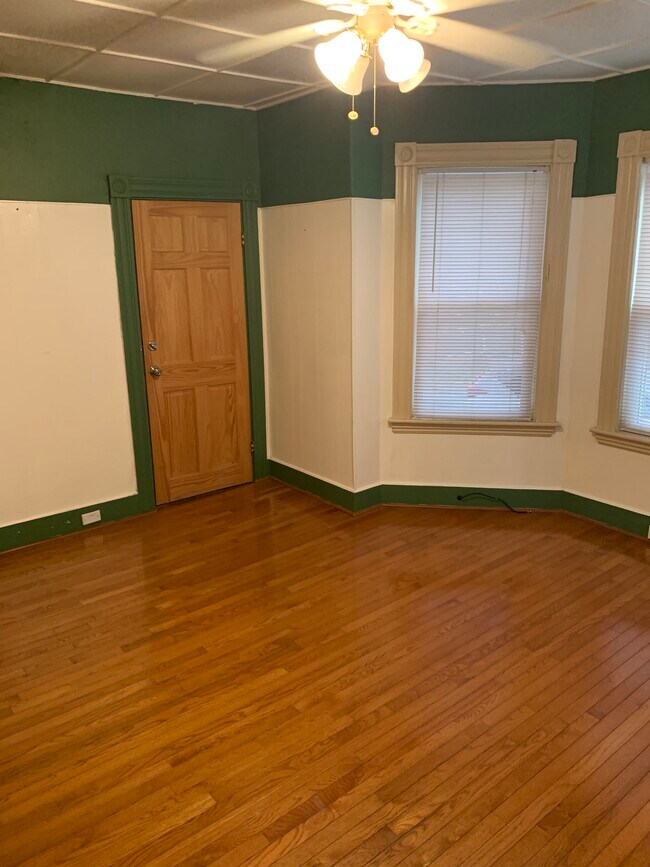 Foto del edificio - 150 Maplewood Ave