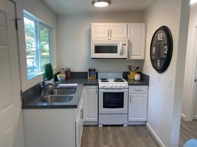 Flamantes electrodomésticos muy limpio - 20112 Date Ln