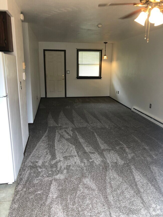 Apartments For Rent in Bethany, WV with a Swimming Pool 1 Rentals