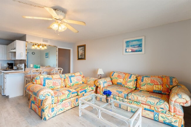 Building Photo - 8743 Thomas Dr