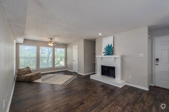 Deluxe Topaz 1BD 1BA - Living Area - ReNew Chesterfield