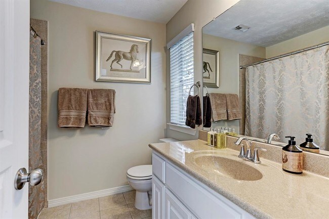 Building Photo - 3250 Beverly Gardens Ct