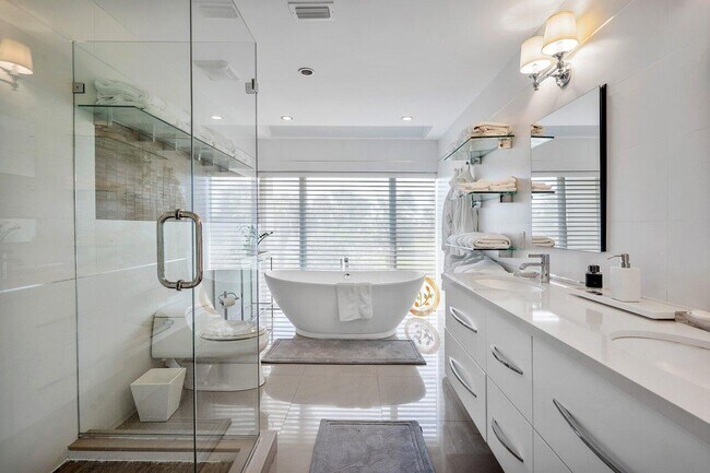 Foto del edificio - 2335 S Ocean Blvd