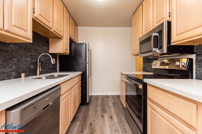 Foto del edificio - Mission Grove | Gated Complex | Remodeled | Central A/C