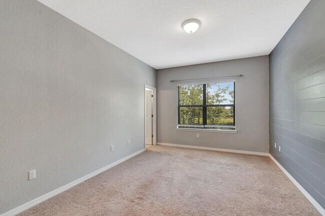 Foto del edificio - 2854 Bard St