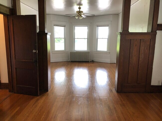 Foto del edificio - 571 Washington Ave