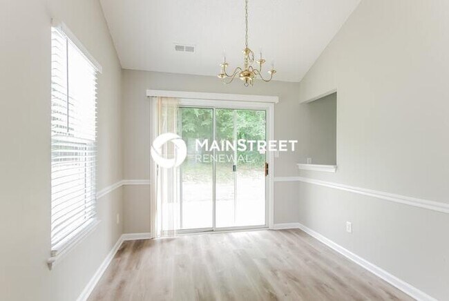 Building Photo - 3 Bedroom Pet-Friendly Home in CHARLOTTE, NC with Main Street Renewal