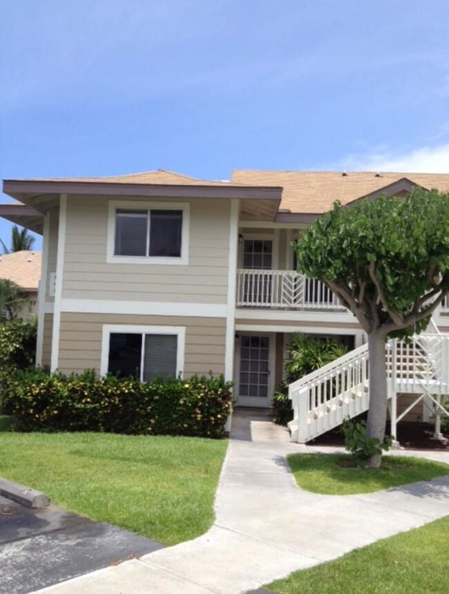 Building Photo - Unfurnished 3 bedroom 2 bath condo (top fl...
