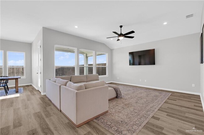 Building Photo - 25 Belle Ct