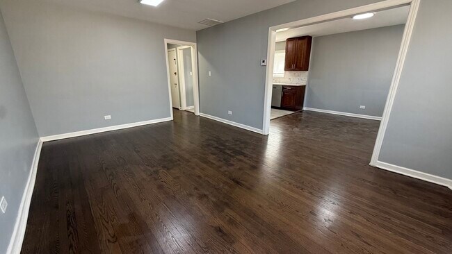 Foto del edificio - 5843 N Cicero Ave