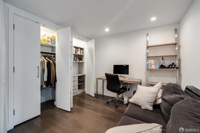 Foto del edificio - 708 Long Bridge St