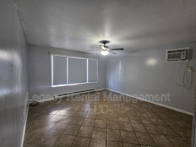 Building Photo - 107 -109 E Blaine St