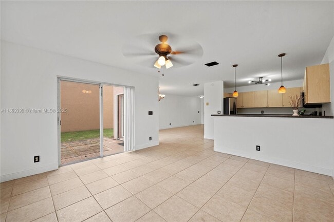 Building Photo - 6714 NW 39th Ln