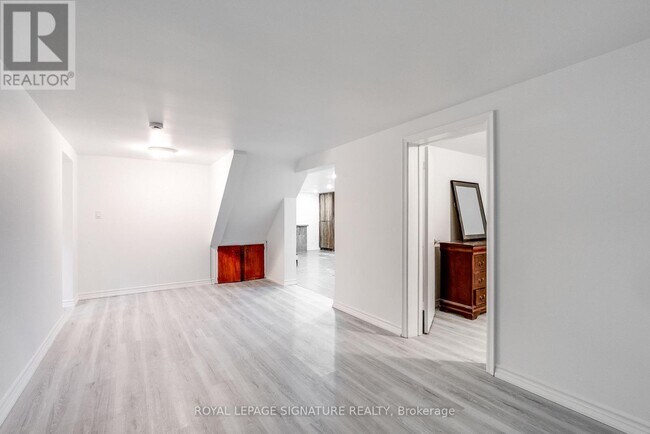 Photo du bâtiment - 173 Rathburn Rd