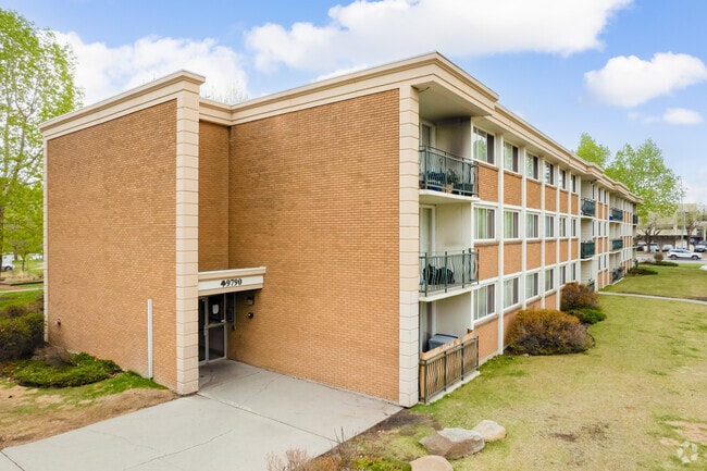 Building Photo - Wyldewood Estates