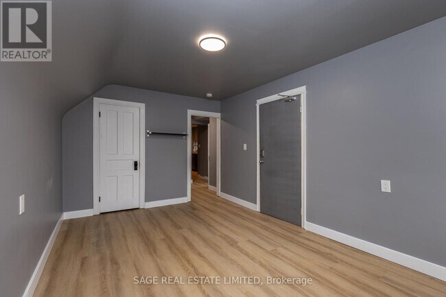 Building Photo - 28 Eastbourne Ave