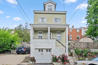 Building Photo - 2721 Berg St