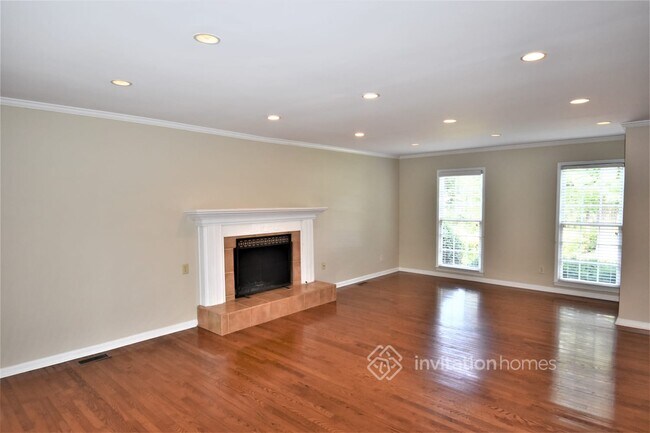 Building Photo - 125 Astwood Ct