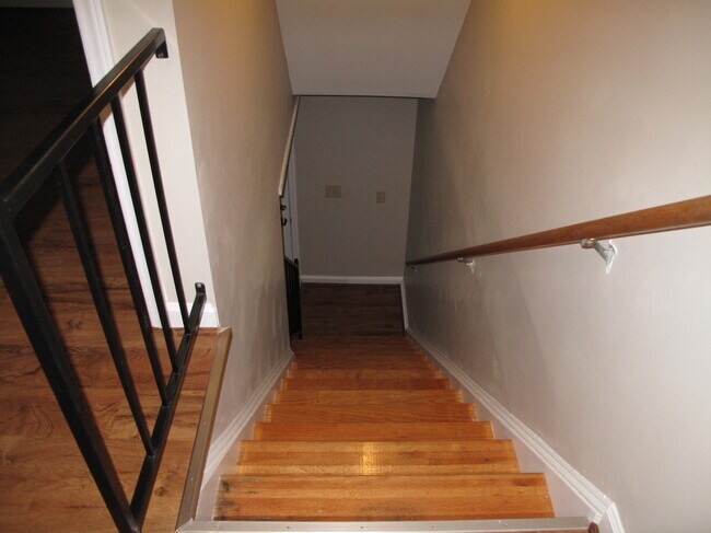 Foto del edificio - 545 12th Ave NE