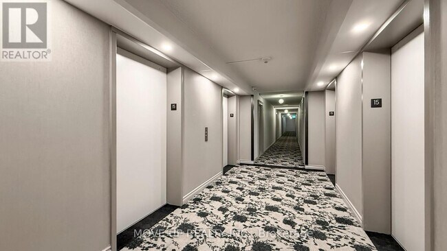 Building Photo - 5 Greystone Walk Dr