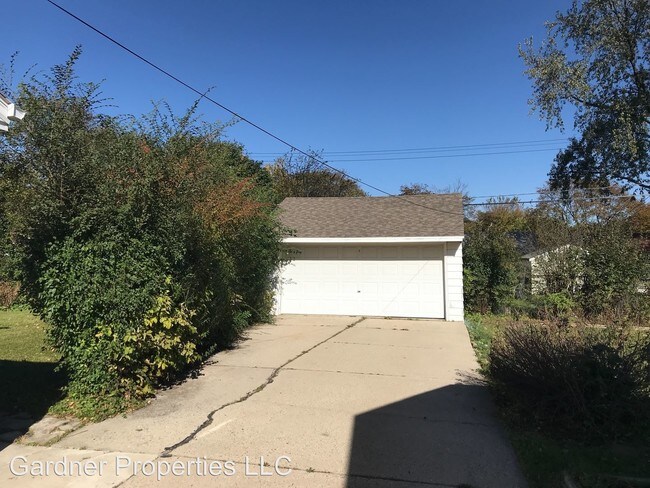 Building Photo - 3 br, 1 bath House - 8110 W Colfax Court