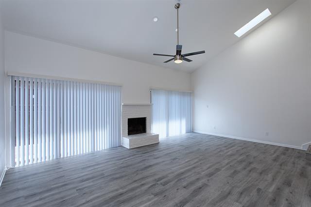 Foto del edificio - 7450 Holly Hill Dr