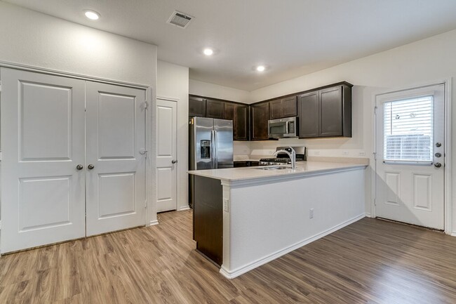 Building Photo - 355 Geode Glen