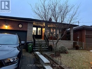 Building Photo - 18 Rosemeade Ave