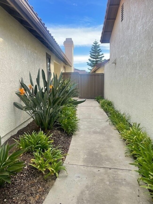 Foto del edificio - Cozy Comfort in a Gated Community