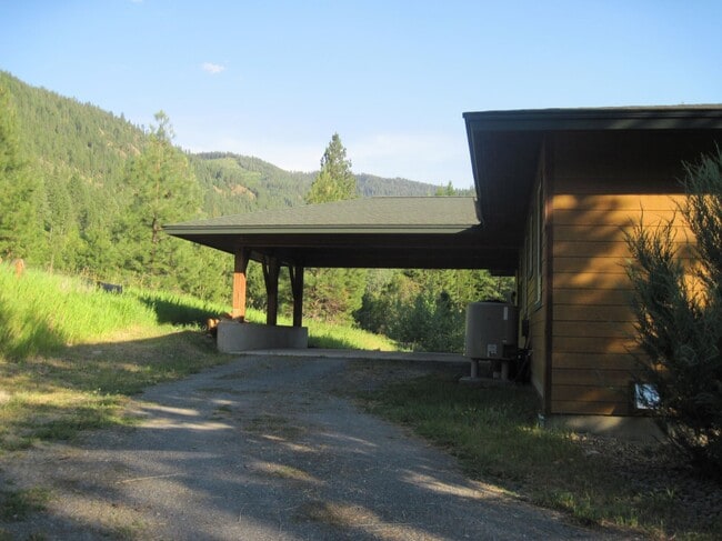 Carport on east side, included with rental - 1381 Mingo Mountain Rd