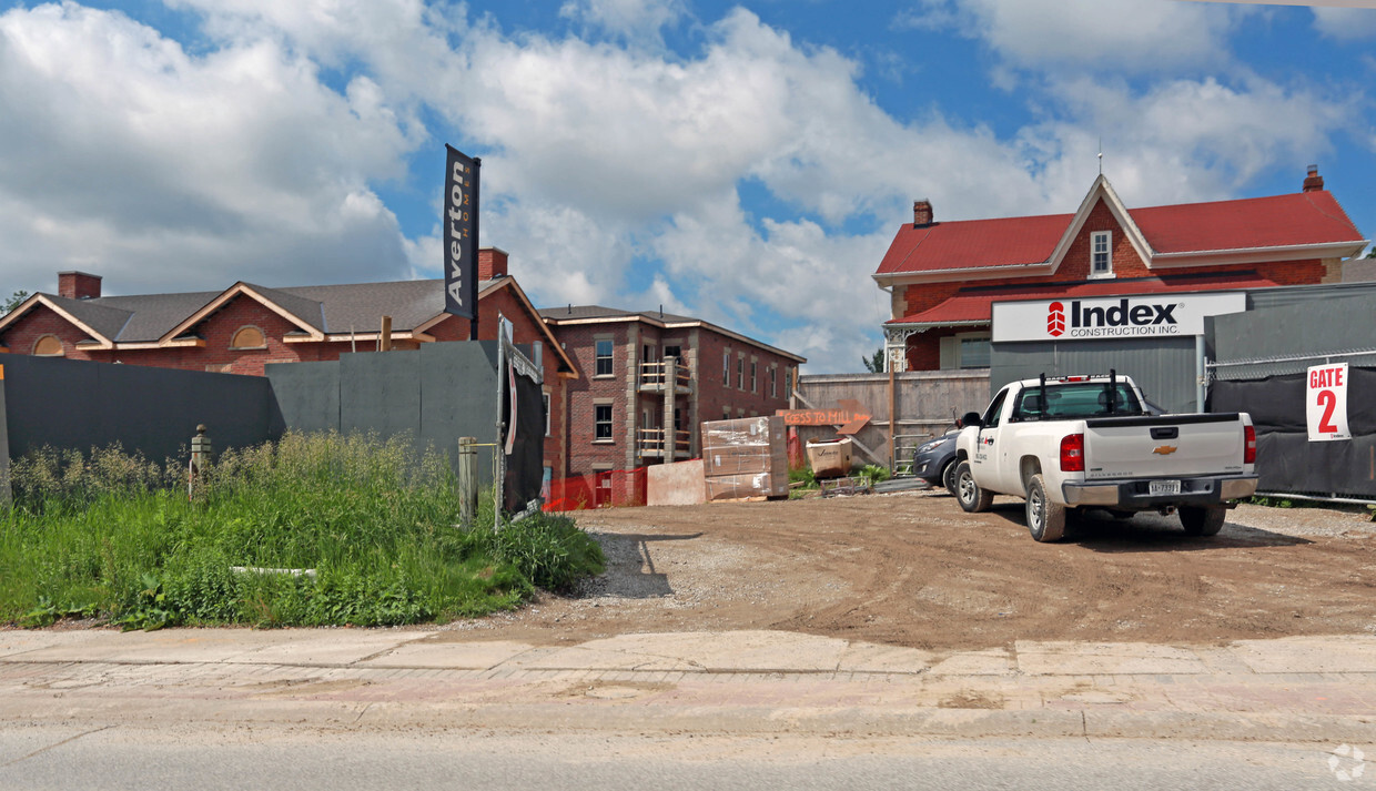 Primary Photo - Averton Commons