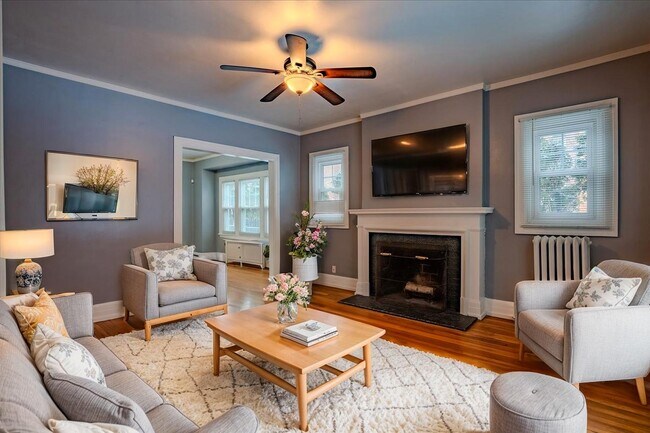 Foto del edificio - 913 Alter Rd