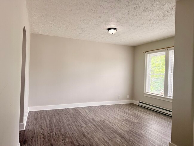 Building Photo - 640 Beaumont Ave