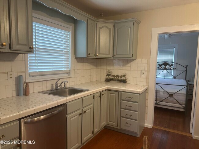 Building Photo - 312 Elberon Ave