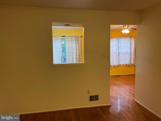 Building Photo - 18419 Honeylocust Cir