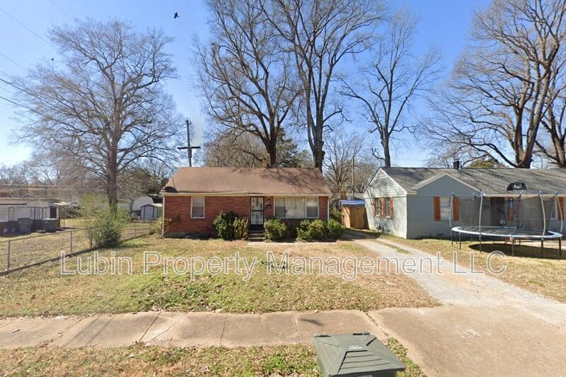 Building Photo - 1635 Hartland St