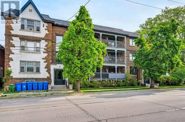 Building Photo - 312-312 Aberdeen Ave