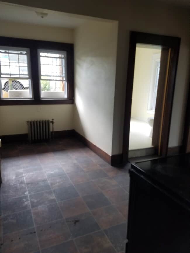 New stove - 678 Spruce St