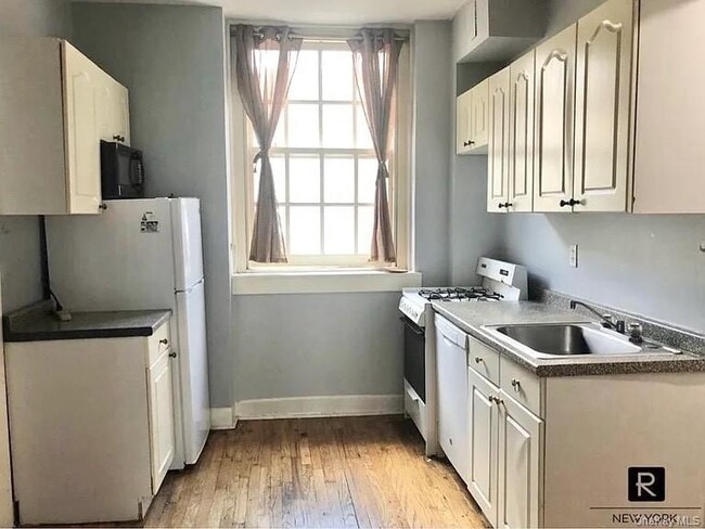 Foto del edificio - 517 E 77th St