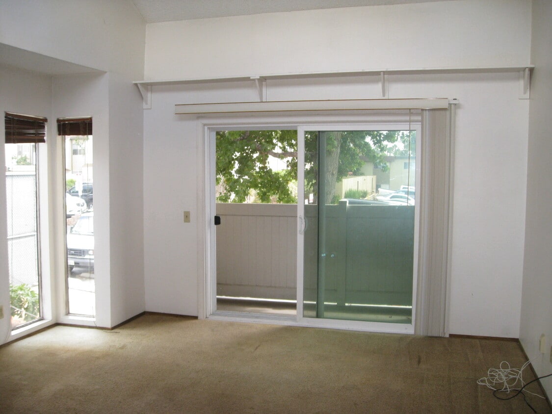 Primary Photo - 8034 Linda Vista Rd