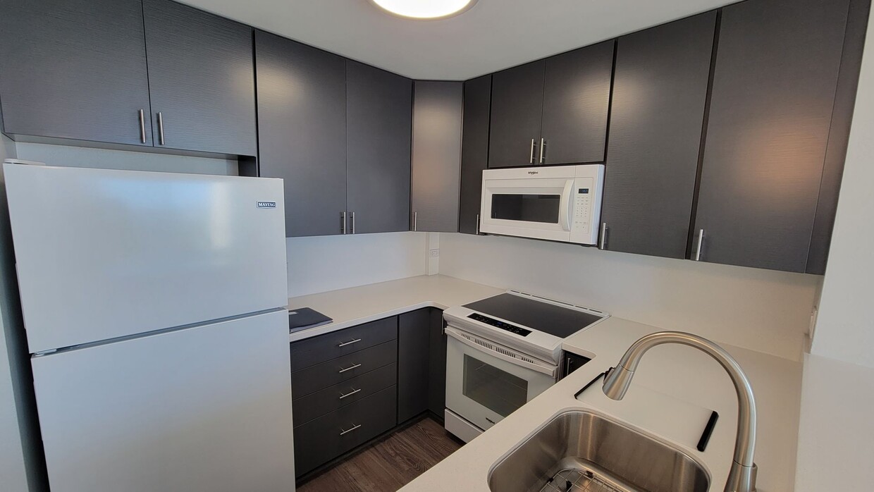 Foto principal - Pearl Two, Fully Remodeled 1 Bedroom Condo...