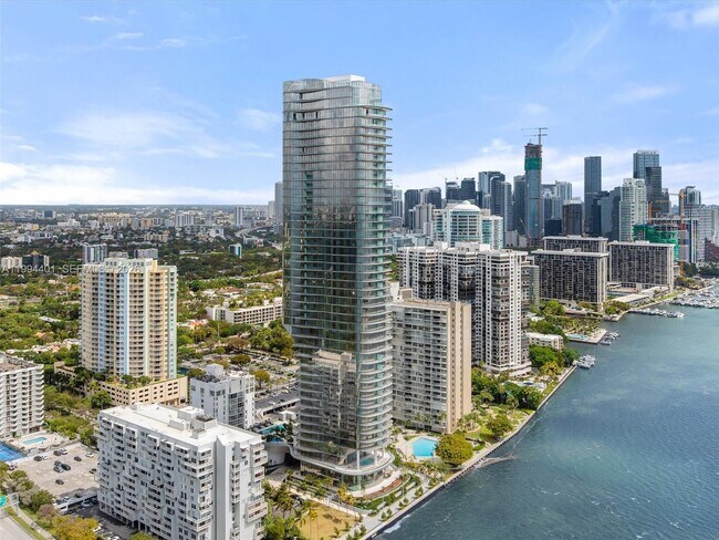 Foto del edificio - 175 SE 25th Rd