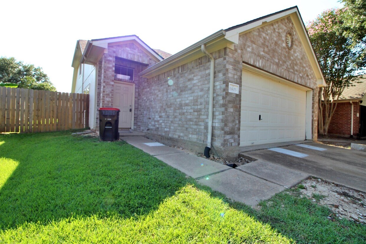 Primary Photo - 6803 Highwind Bend Ln
