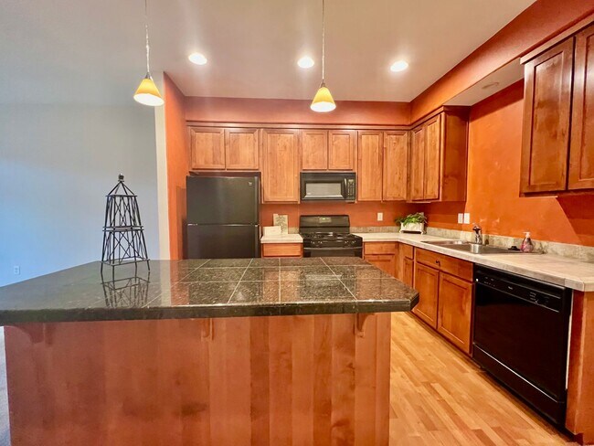 Foto del edificio - LOVELY GRESHAM TOWNHOME, GREAT LOCATION!