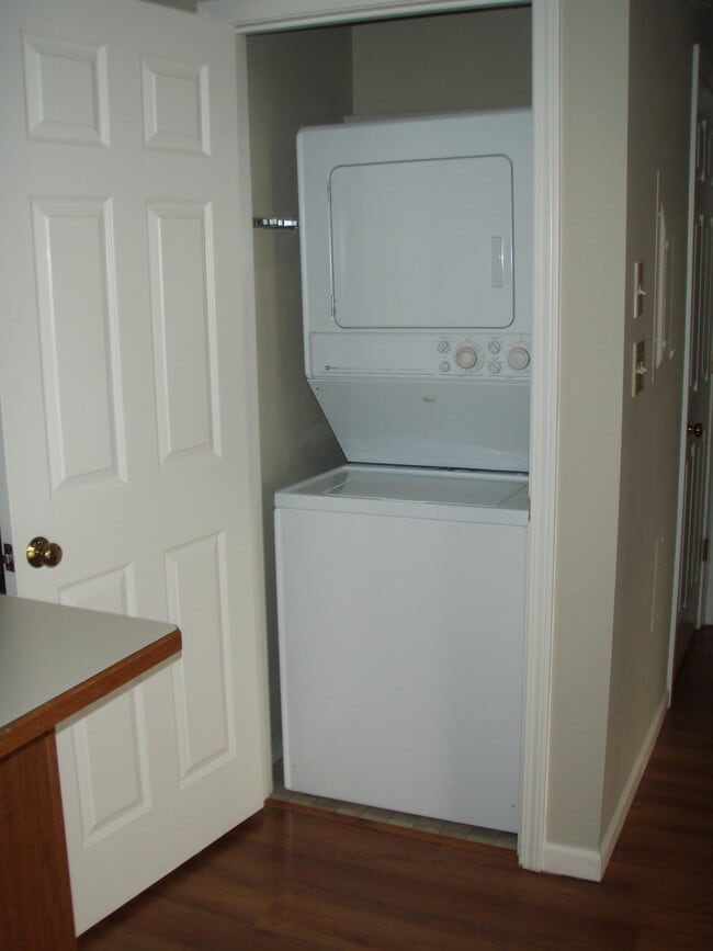 Washer & Dryer - 1374 S College Mall Rd